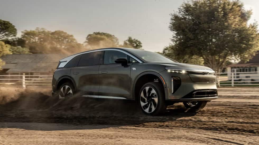 Lucid Gravity SUV Chino